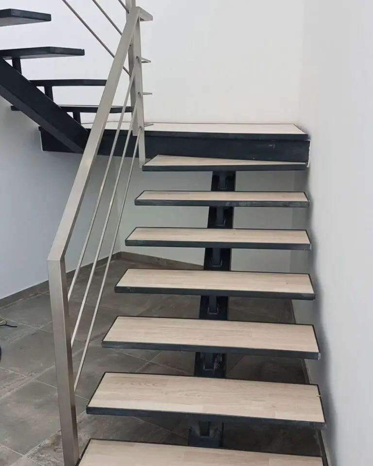 Escalera metálcia